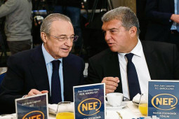 Bóng đá - Rúng động Real Madrid: "Ông trùm" Perez bị tố nhốt trọng tài chất vấn