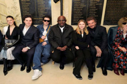 Thời trang - Victoria Beckham: "Tôi đã làm thời trang lâu hơn làm âm nhạc"