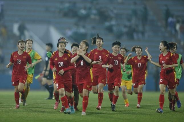 U20 nữ Việt Nam ăn mừng chiến thắng ở vòng loại thứ nhất. Ảnh: VFF