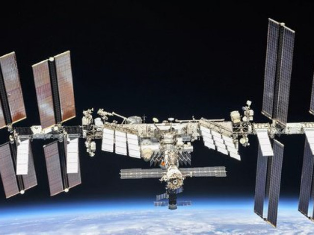 Bị đe dọa bất ngờ, tàu Nga phải khai hỏa ”cứu” trạm ISS