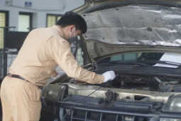 Tin tức trong ngày - Luật sư nói về vấn đề pháp lý quanh việc tăng cường CSGT cho trung tâm đăng kiểm