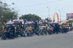 Tin tức trong ngày - Tin tức 24h qua: Diễn biến mới vụ người đẹp ngồi xe Jeep cắm cờ nước ngoài, tài xế mặc rằn ri