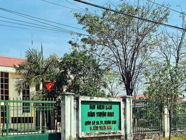 Tin tức trong ngày - Yêu cầu báo cáo vụ kiểm lâm tạm giữ xe máy cày 13 năm