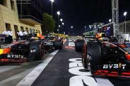 Đua xe F1, Bahrain GP: Red Bull khai màn với chiến thắng áp đảo