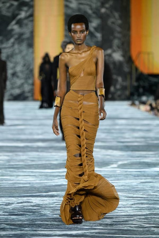 Tiên cá sẽ là xu hướng lãng mạn nhất mùa hè 2023 - 2