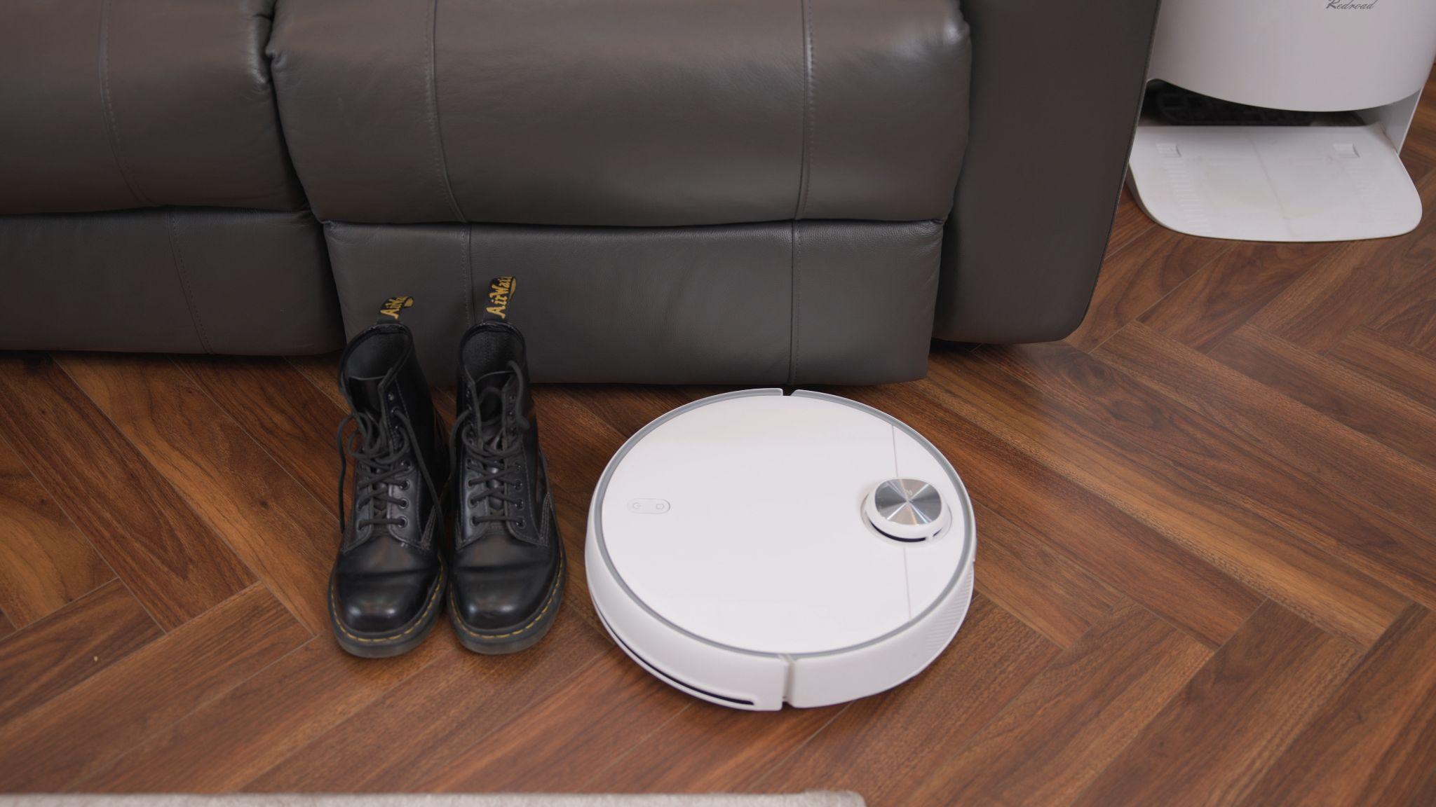 Khả năng tránh va chạm với đồ vật trong nhà nhờ 8 cảm biến TOF (Ảnh: Redroad)