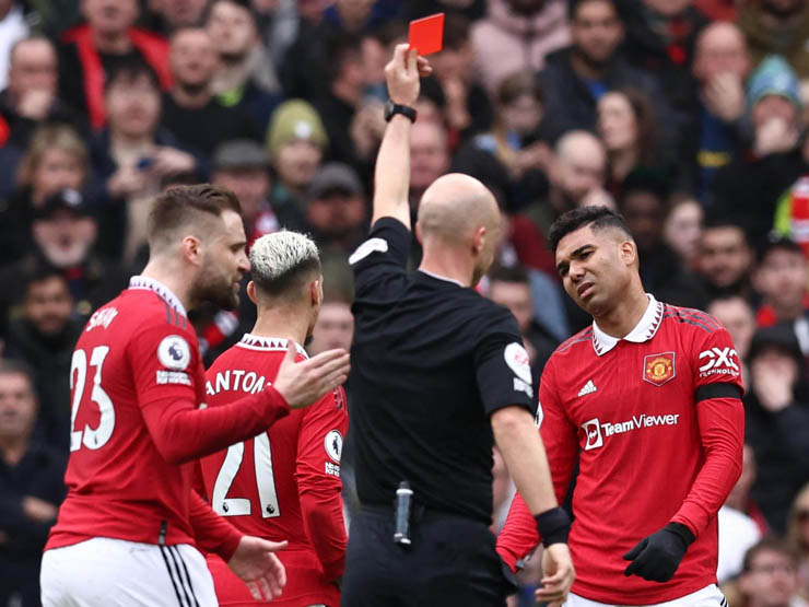 Casemiro đánh mất &#34;siêu năng lực&#34; ở MU, Ten Hag đau đầu giải bài toán hóc búa - 2