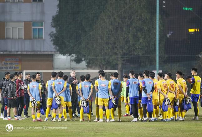 HLV Philippe Troussier loại 11 cầu thủ trước ngày U23 Việt Nam sang Qatar - 1