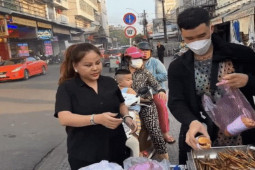 Lê Giang đi bán bánh mì ở Vĩnh Long, làm “náo loạn” cả khu chợ