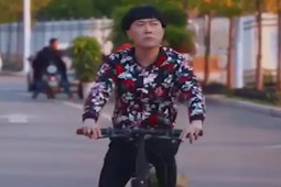 Clip hài hước - "Kẻ cắp gặp bà già" thanh niên ăn vạ gặp phải cao thủ