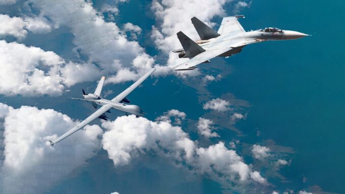 Ảnh minh họa chiến đấu cơ Su-27 và UAV MQ-9 Reaper. Ảnh: The&nbsp;Aviationist.