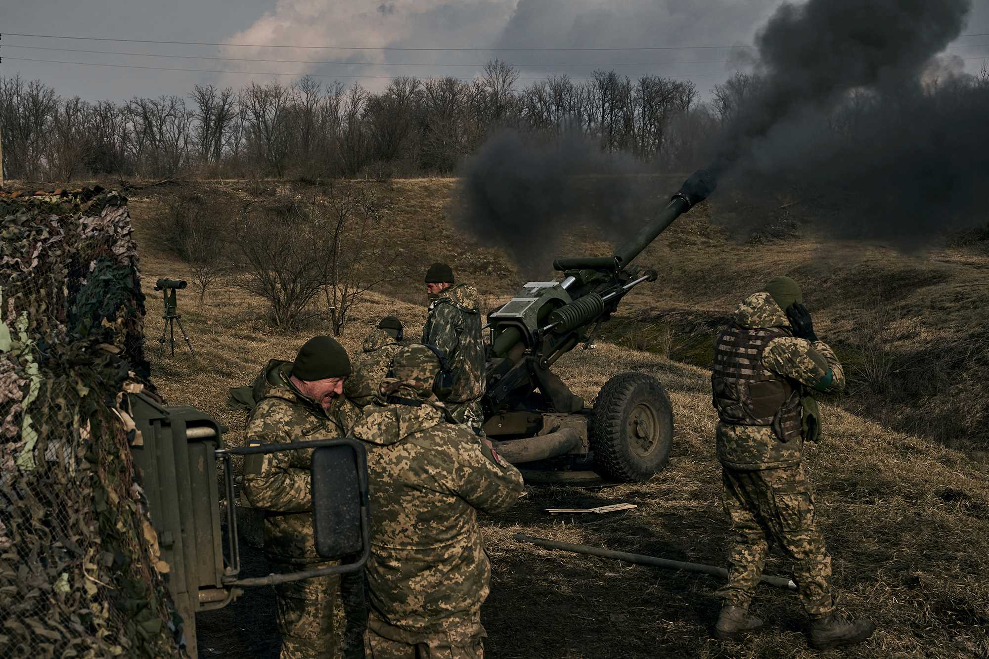 Trận địa pháo của quân đội Ukraine ở Bakhmut (ảnh: CNN)