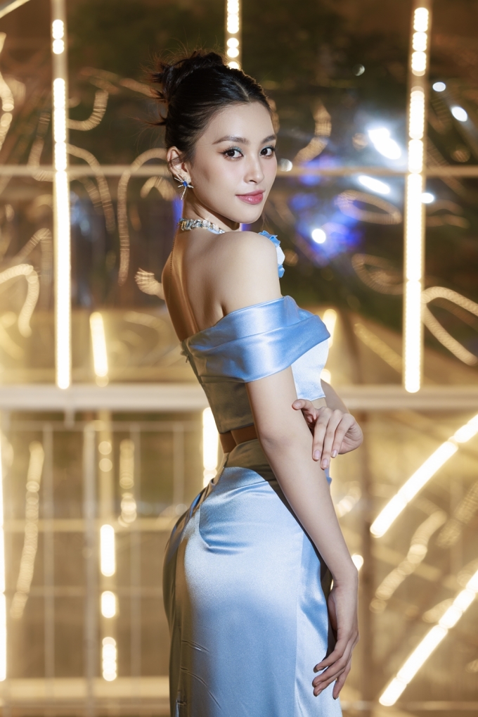 Hoa hậu Trần Tiểu Vy được mệnh danh là "mỹ nhân ngàn năm có một".