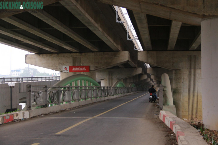 Cầu vòm thép vượt hồ đầu tiên ở Hà Nội 