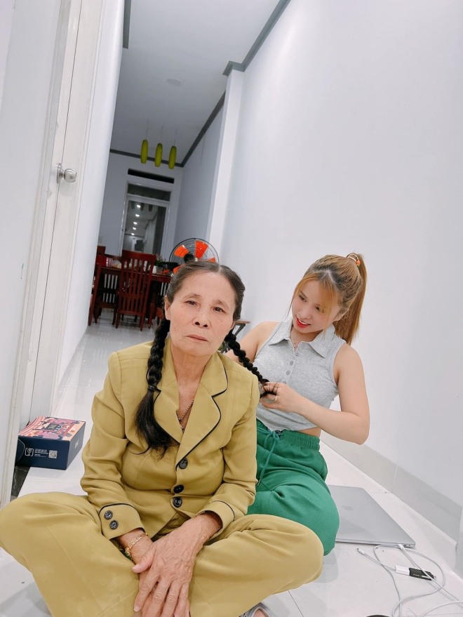 Bị cộng đồng chỉ trích ngược lại vì "scandal tìm con", bà Nhân Vlog sống ra sao trong các căn nhà tiền tỷ? - 4