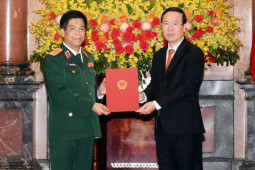 Tin tức trong ngày - Phó Tổng Tham mưu trưởng Quân đội nhân dân Nguyễn Văn Nghĩa được thăng quân hàm Thượng tướng