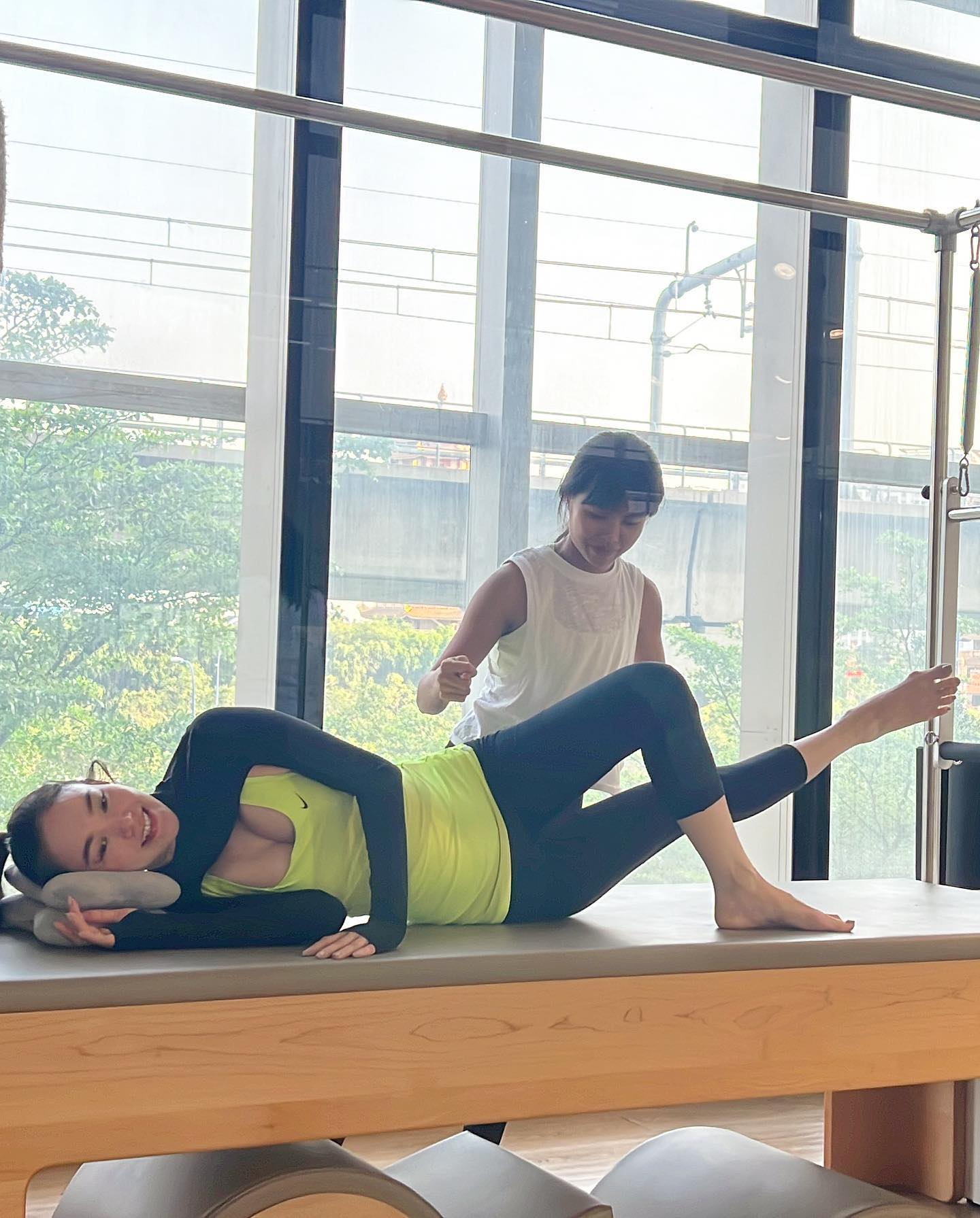 Minh Hằng có bầu vẫn chăm tập pilates - 3