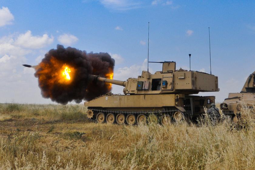 Mìn RAAM có thể được phóng từ pháo tự hành M109 Paladin.