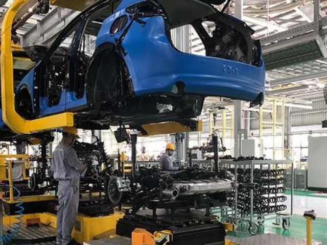 Thị trường - Tiêu dùng - Giá ô tô Việt Nam cao gấp đôi Thái Lan: Làm sao giảm?