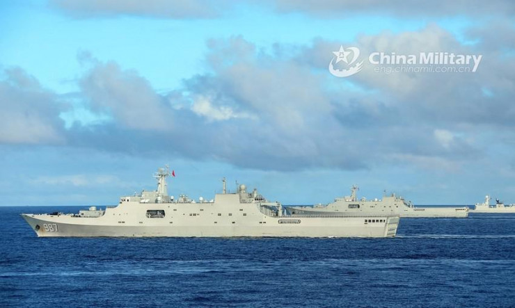 Các tàu đổ bộ của Bộ Tư lệnh Chiến khu phía Nam của quân đội Trung Quốc trong cuộc tập trận ngày 18-11-2020. Ảnh: CHINA MILITARY