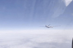 Video: Chiến đấu cơ Su-27 Nga áp sát ”Ác điểu” MQ-9 Reaper của Mỹ