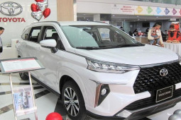 Thị trường - Tiêu dùng - Nóng tuần qua: Ô tô giảm giá sâu, có mẫu chiết khấu cả trăm triệu đồng