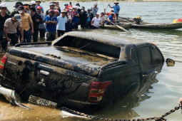 Tin tức trong ngày - Tin tức 24h qua: Người đàn ông được tìm thấy trong ô tô dưới lòng sông sau 3 tháng mất tích