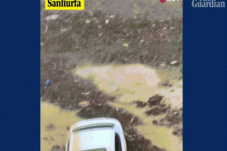 Thế giới - Dòng nước lũ bẻ đôi con đường ở Thổ Nhĩ Kỳ