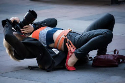 Tranh vui - Nghề nhiếp ảnh gia kể ra cũng "nhàn" đấy chứ!