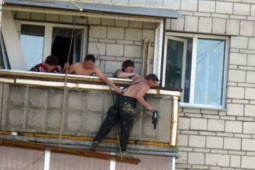 Tranh vui - Nhiều người khóc thét với những kẻ thích "trêu đùa tử thần"