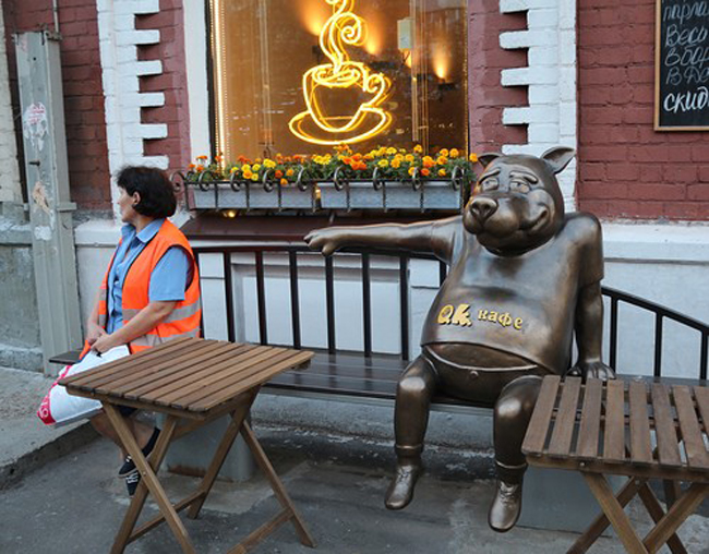 Giận dỗi gì mà lâu thế người đẹp.
