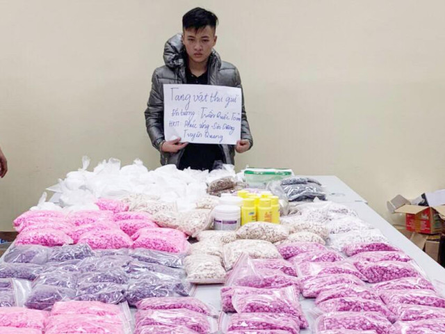 Pháp luật - Bí ẩn trong thùng mỹ phẩm vận chuyển đến chung cư hạng sang