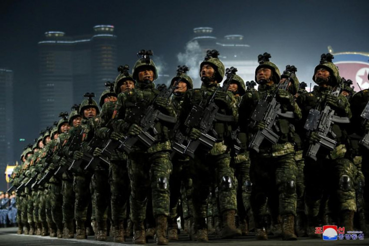 Cuộc diễu hành quân sự của quân đội Triều Tiên tại Bình Nhưỡng vào tháng 2. Ảnh: KCNA