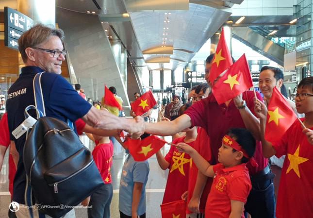 HLV Troussier dẫn U23 Việt Nam đến Qatar, ở khách sạn tuyển Đức từng đóng quân - 1