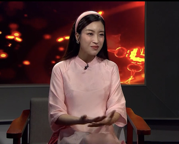 Hoa hậu Đỗ Mỹ Linh lại 'để lộ' một chi tiết cho thấy đang mang bầu? - 4