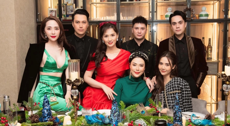 Quỳnh Nga và Việt Anh chơi chung 1 nhóm bạn thân&nbsp;