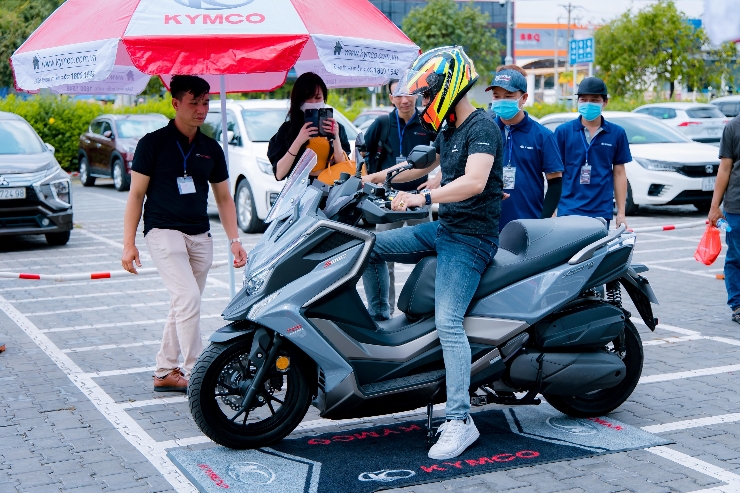 Kymco trình làng Xciting S350 tại Việt Nam: Maxi-scooter xịn, giá 145,5 triệu đồng - 4