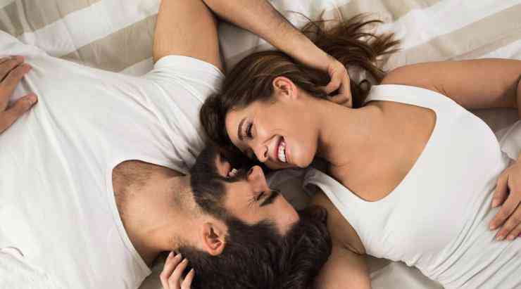 Vợ chồng nào có 9 thói quen này chứng tỏ hôn nhân cực kì viên mãn, hạnh phúc - 1