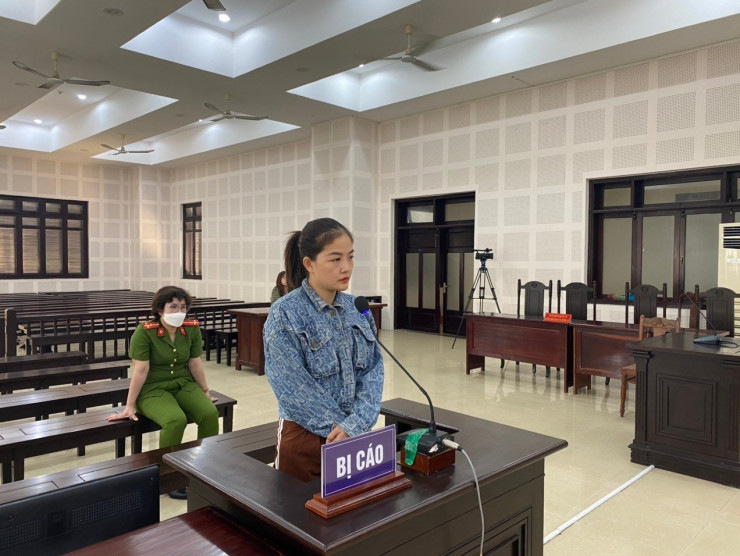 Lê Thị Phương Thảo trước tòa