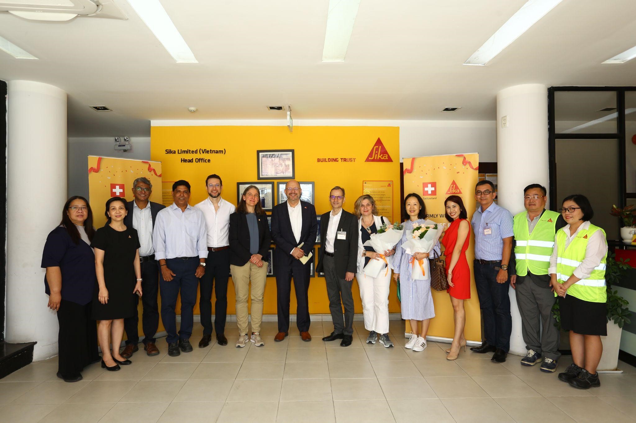 Đại sứ Thuỵ Sĩ tại Việt Nam - Ông Thomas Gass đã có chuyến ghé thăm Nhà máy Sika Nhơn Trạch (Đồng Nai).