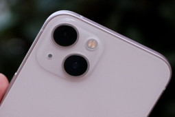 Thời trang Hi-tech - Bảng giá iPhone 13 tháng 3/2023: Giá tốt cho iPhone 13 Pro Max dung lượng "khủng"