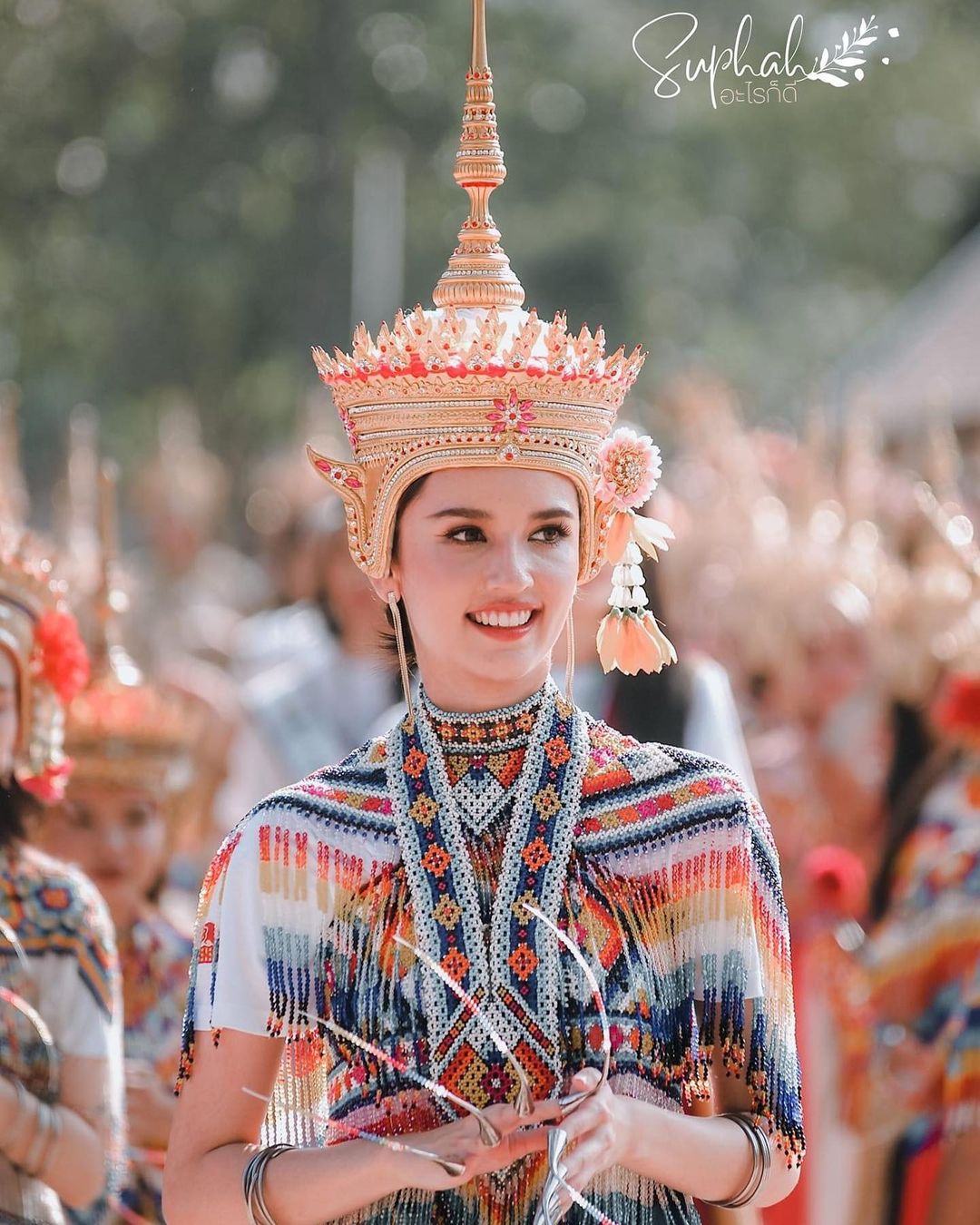 Người đẹp diện trang phục truyền thống Thái Lan.