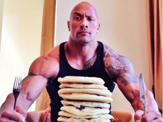 Bữa ăn của người hùng cơ bắp Dwayne Johnson khiến ai cũng sốc không nói nên lời