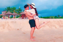 Đời sống Showbiz - Nữ Tiến sĩ ngành Luật lấy chồng hơn 17 tuổi, đẻ 4 con vẫn trẻ đẹp, nóng bỏng