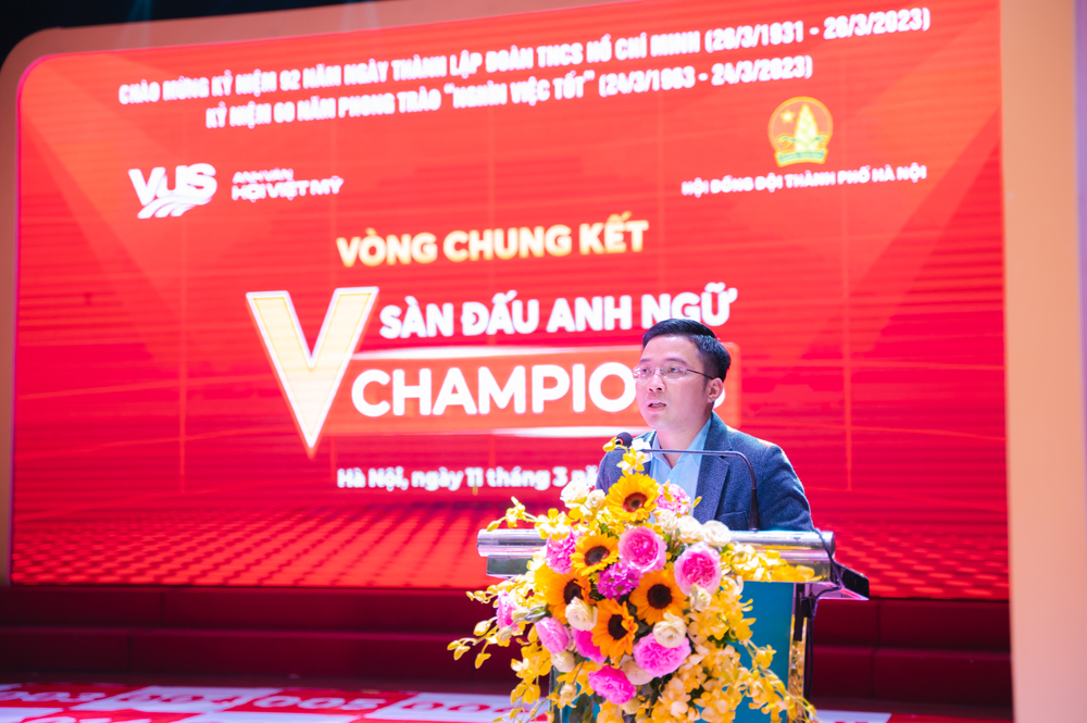 Phó Chủ tịch Thường trực Hội đồng Đội TP Hà Nội Bùi Mạnh Hướng phát biểu tại chương trình.