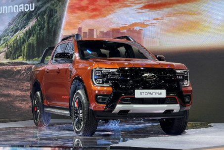 Cận cảnh Ford Ranger Stormtrak sắp có mặt tại Việt Nam