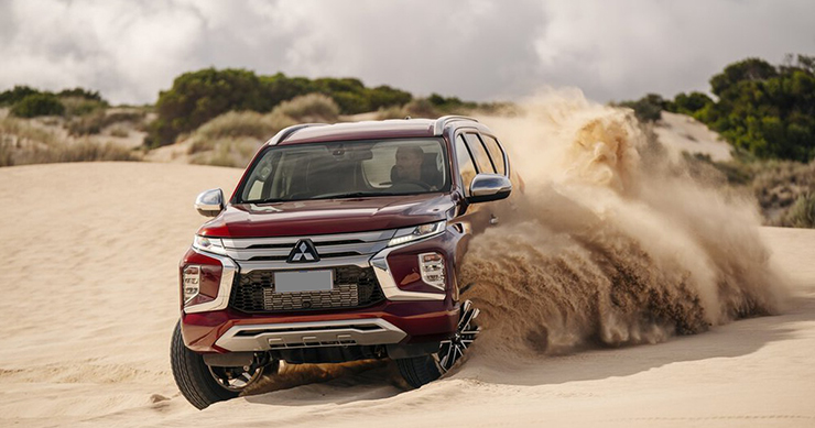 Giá xe Mitsubishi Pajero Sport tháng 3/2023, ưu đãi 50% phí trước bạ - 13