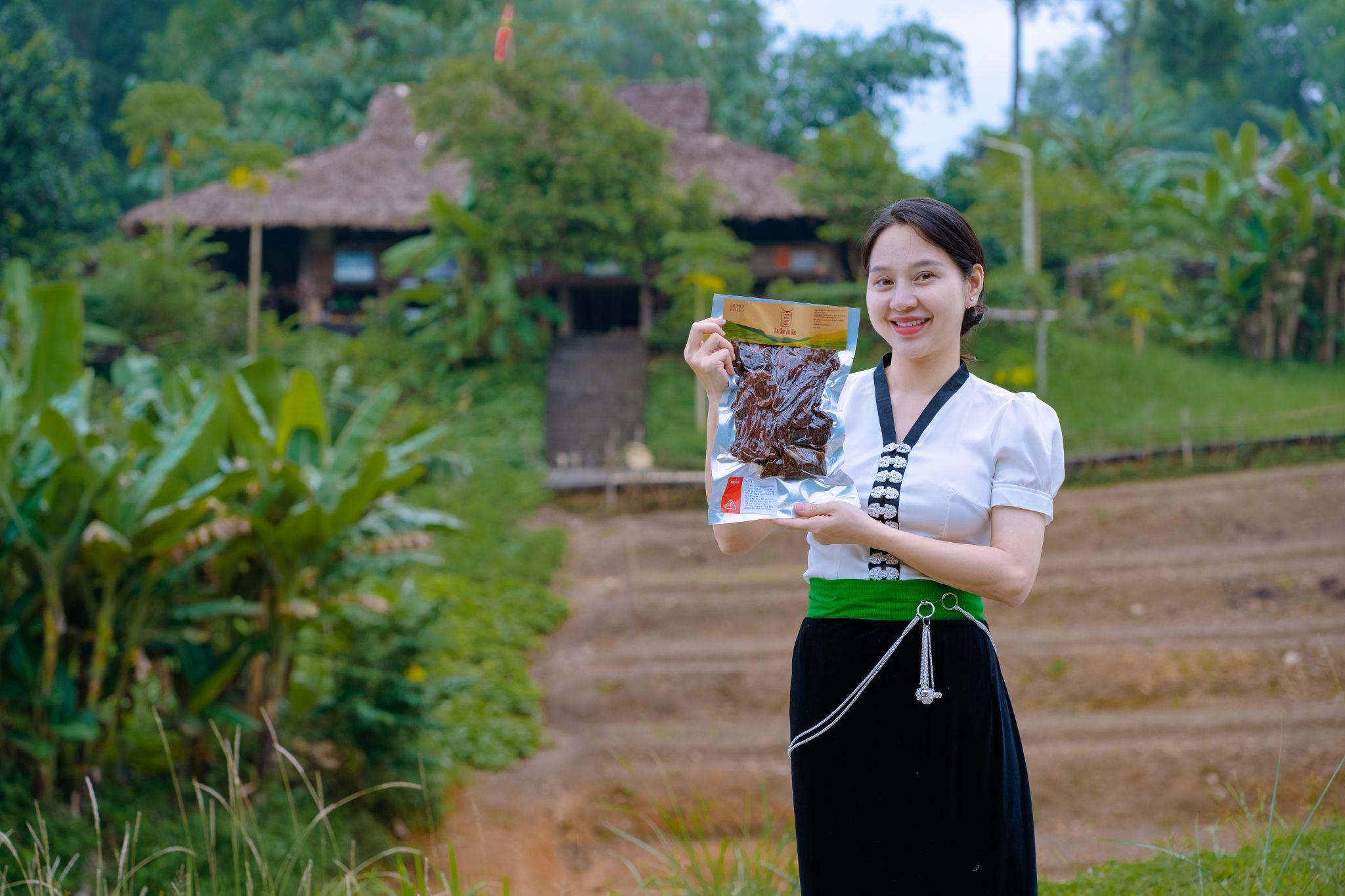 Thương hiệu Huyền Huho giờ đây gắn liền với các sản vật Tây Bắc: thịt gác bếp, chẩm chéo,...