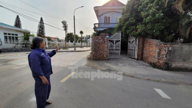 ‘Góc khuất’ phía sau ngôi nhà mọc giữa đường ở Quảng Ninh - 1