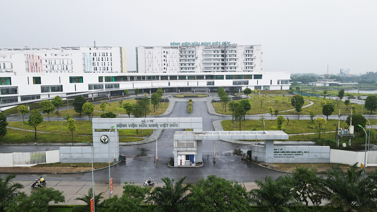 Khu khám bệnh thuộc Bệnh viện Hữu nghị Việt Đức đã cắt băng khánh thành được gần 5 năm, nhưng đến nay vẫn chưa tiếp nhận bệnh nhân.
